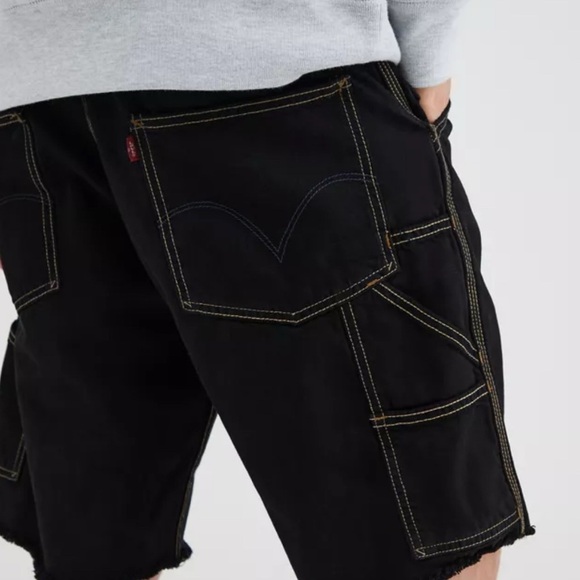 Levi's Black Cargo Shorts with Relaxed Fit - Picture 2 of 8